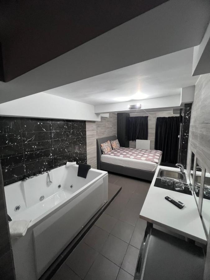 Jacuzzi Suites 2 테살로니키 외부 사진